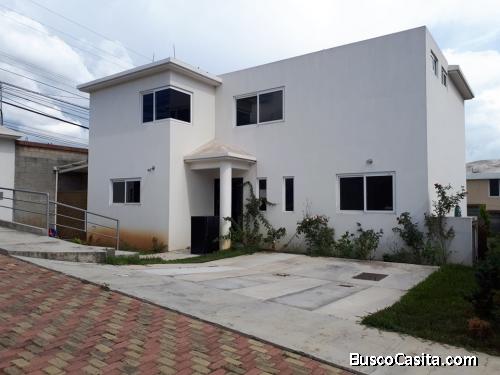 Alquilo casa en San Cristobal sector A 10 