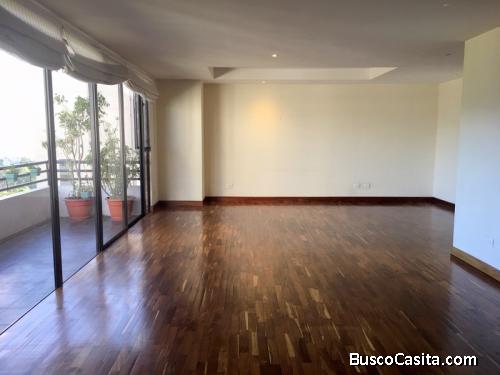 Apartamento en renta zona 14