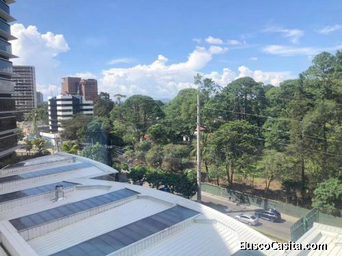 Oficina en renta zona 10 / Design Center