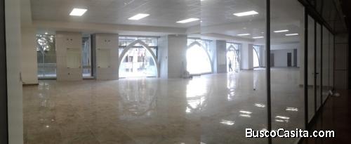 Local Comercial en Zona Viva, 645m2 con terraza