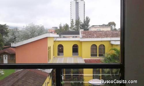 Apartamento en renta zona 15 VH1