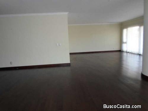 Elegante apartamento de 475 m2 en renta zona 14