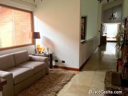 Hermosa casa en renta Bosques de las Luces en Guatemala