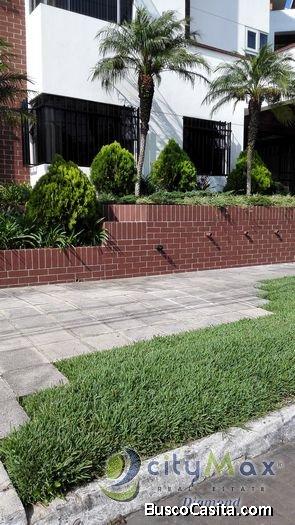 Alquilo Apartamento con 210.00m2 en Zona 15