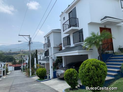 A POCOS METROS DE PRICESMART CIUDAD SAN CRISTOBAL, CASA EN VENTA EN CONDOMINIO US$180MIL