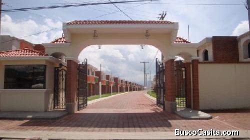 Vengo Casa Modelo en Condominio La Pinada Quetzaltenango