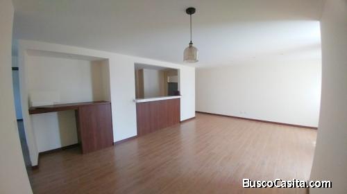 Apartamento en renta zona 15