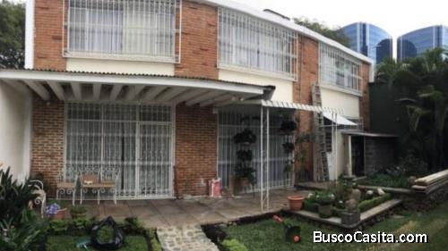 Casa para oficinas en zona Viva, 350m2