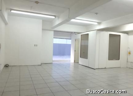 Local comercial en Zona Viva, 