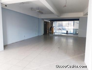 Local comercial en Zona Viva, 