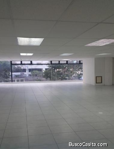 Local comercial en Zona Viva, 