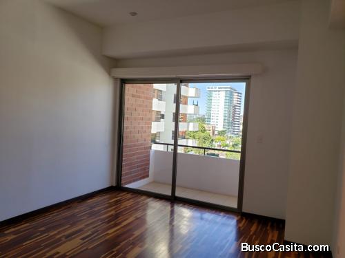 Elegante apartamento en renta en zona 14