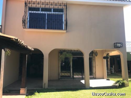 Casa en venta en zona 11 Mariscal, dentro de Condominio