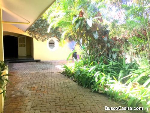 Casa en renta zona 10