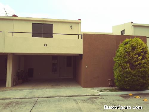 Hermosa casa en villa pinabetes