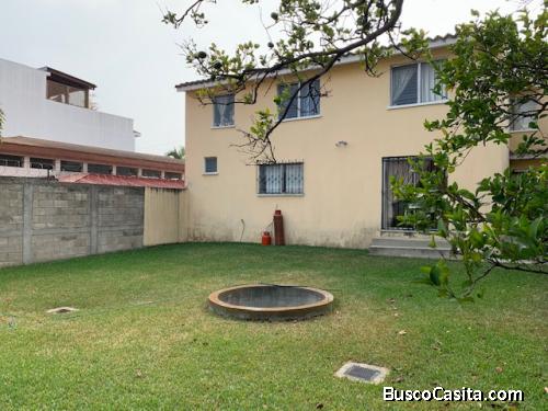 Amplia casa en venta en San Cristobal Sector B2, Las Tres Ceibas
