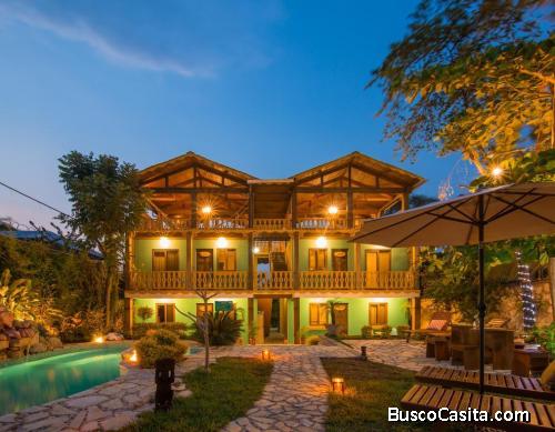 VENTA DE HOTEL EN SANTA ELENA DE LA CRUZ, FLORES, PETÉN, GUATEMALA.