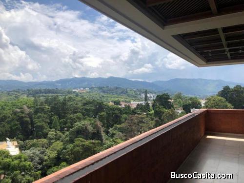 Apartamento en renta zona 14 