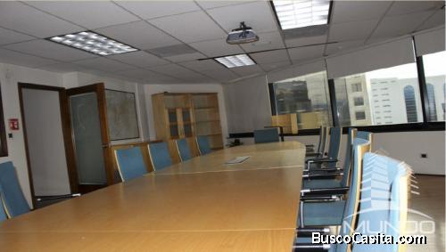 AMPLIA OFICINA EN RENTA ZONA 10/MUNDO INMOBILIARIO