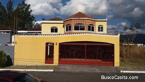 Venta casa nueva en San José Pinula en Casa Club Condominio Montecristo
