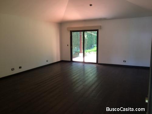 CASA EN RENTA CARRETERA AL SALVADOR KM 18 / USD 1,900.00 MANT INC