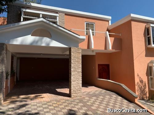 Casa en venta en condominio de zona 16, Colonia Montesano