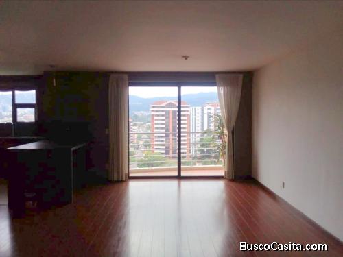Apartamento en renta zona 14 