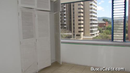 EN RENTA APARTAMENTO ZONA 14 A POCOS PASOS DE AVENIDA LAS AMÉRICAS