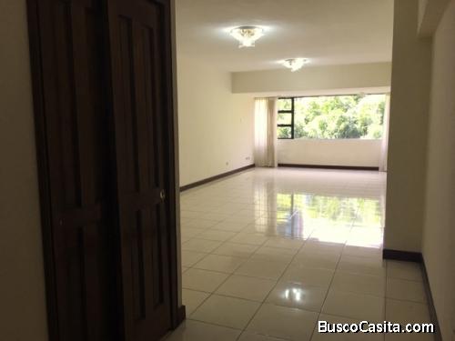 Apartamento en renta zona 14 