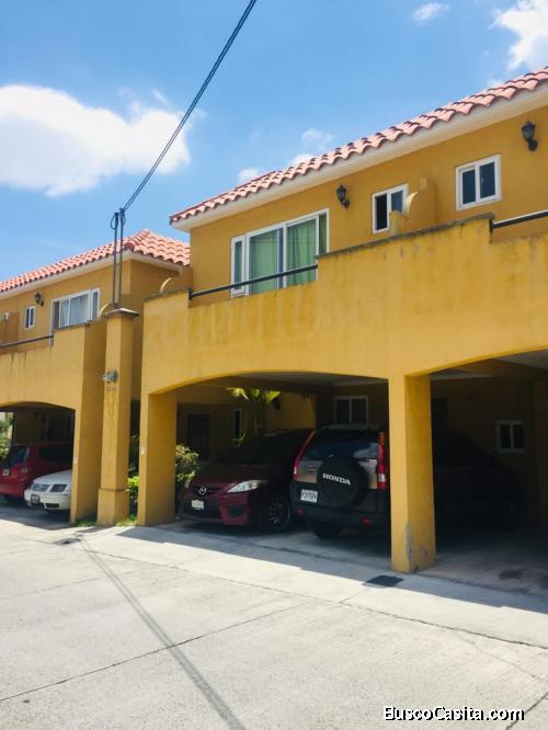 VENDO ESPECTACULAR CASA EN ZONA 17