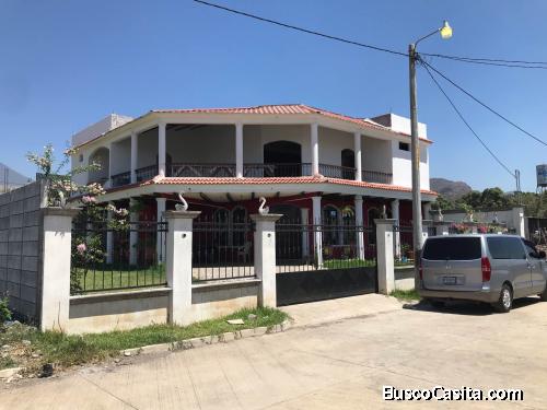 Preciosa casa grande 