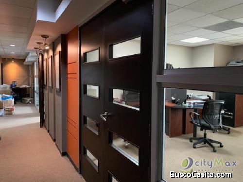 Oficina de 70 m2 en renta TORINO zona 10 con 2 parqueos