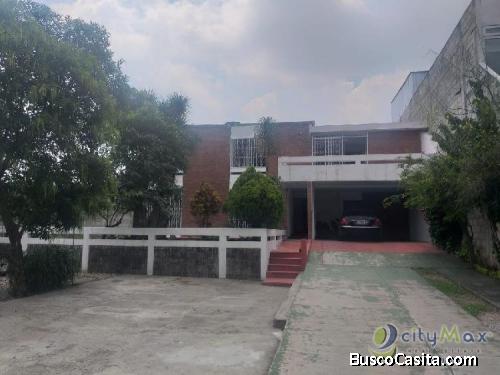 Amplia Casa en Renta sobre bulevar San Cristóbal