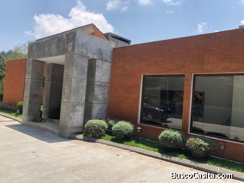 Casa Carr ES -puerta Parada