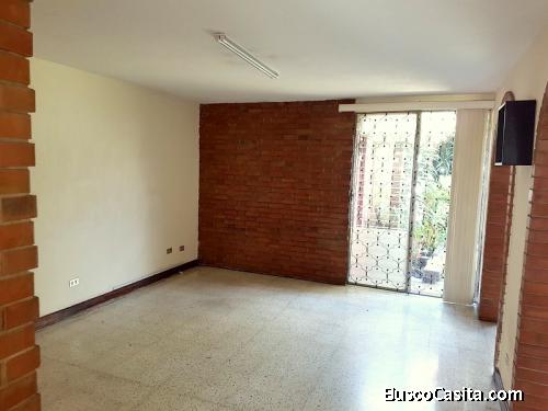 Casa en renta zona 10 fuera de garita 