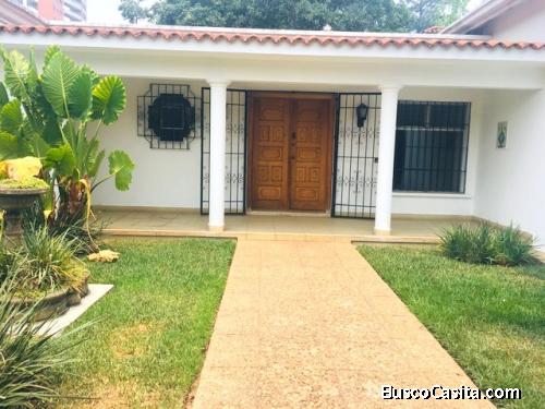 Casa en renta zona 14 
