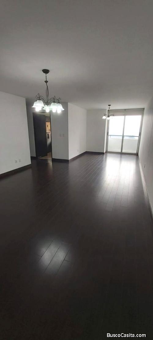 Apartamento en Renta Zona 14 
