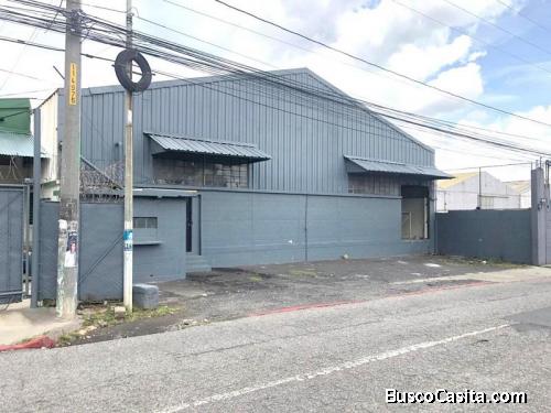 Bodega en renta zona 12 fuera de garita