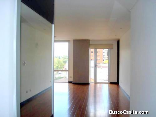 Apartamento en Renta Zona 14 