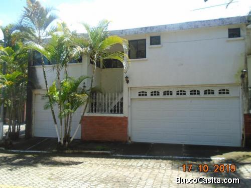 Casa en venta en zona 16 San Carlos