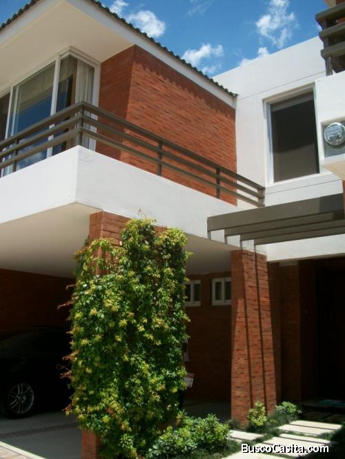 Vendo casa en San Isidro Zona 16 de Guatemala en Guatemala