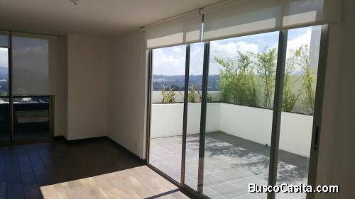 Apartamento en renta zona 10 amplio balcón tipo terraza