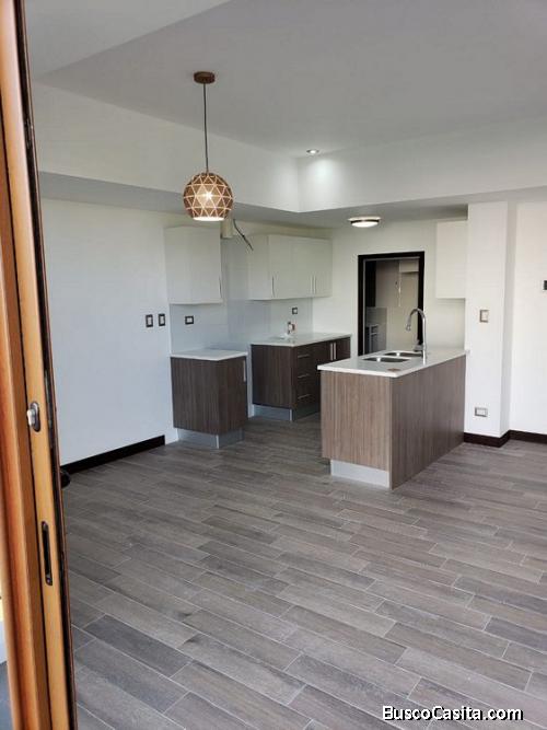 Apartamento en Alquiler Zona 16 de dos pisos