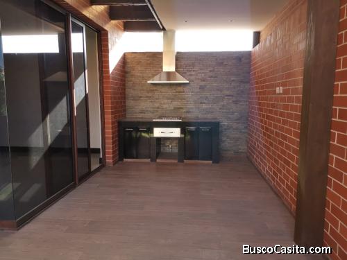 Alquiler Hermosa Casa en Zona 15, àrea de San Làzaro