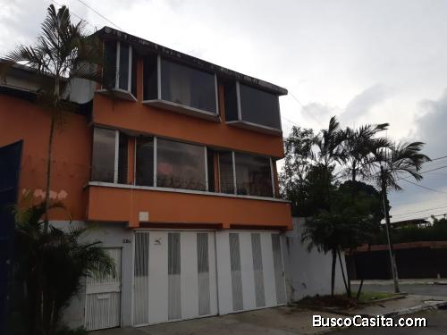 Excelente Vivienda en zona 11, Mariscal