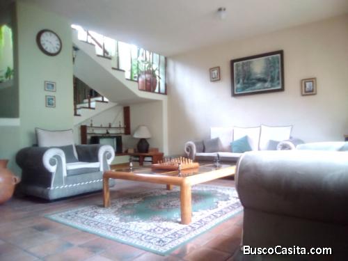 HERMOSA PROPIEDAD EN RESIDENCIAL PRIVADO, ZONA 6