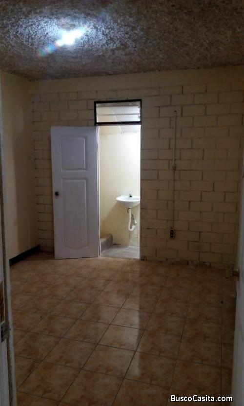 Rento un dormitorio en zona 15
