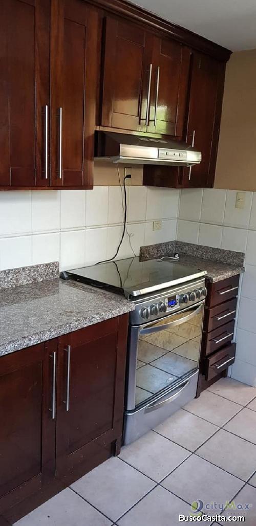 Casa en Venta dentro de Condominio La Montaña Zona 16