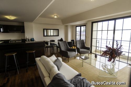 Apartamento remodelado en venta, amueblado en Zona 10