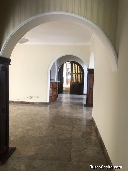 Residencia Zona 13 / Ledp